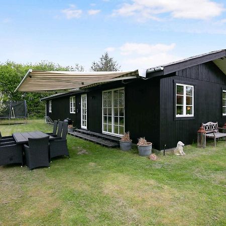 Nyistandsat Sommerhus Med Kaerlighed Og Sjael Kyndelose Екстериор снимка